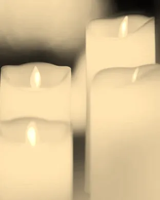 Candlelight: Tribute to Juan Gabriel on Strings